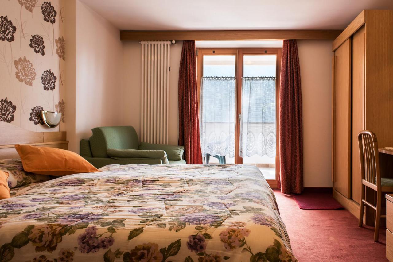 Hotel Sonne Sole Vigo di Fassa Exteriör bild